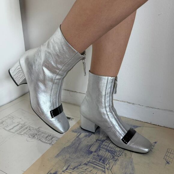 Rare Dorateymur Sybil Leek Silver Metal Boots
